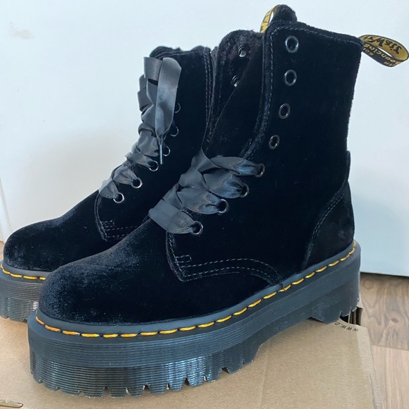 Dr. Martens Shoes - Dr Martens